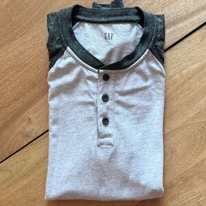Gap | S | Henley Shirt